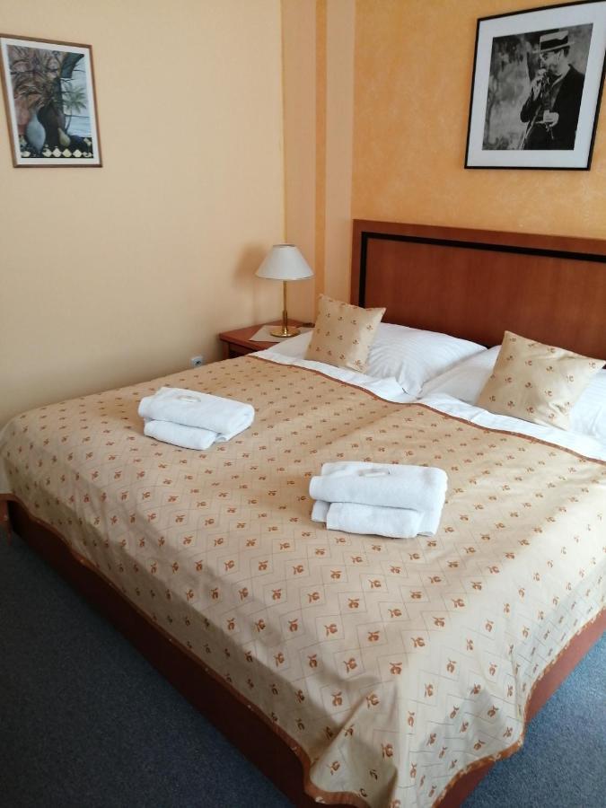 Apartmany Cesky Dvur Mariánské Lázně Exterior foto